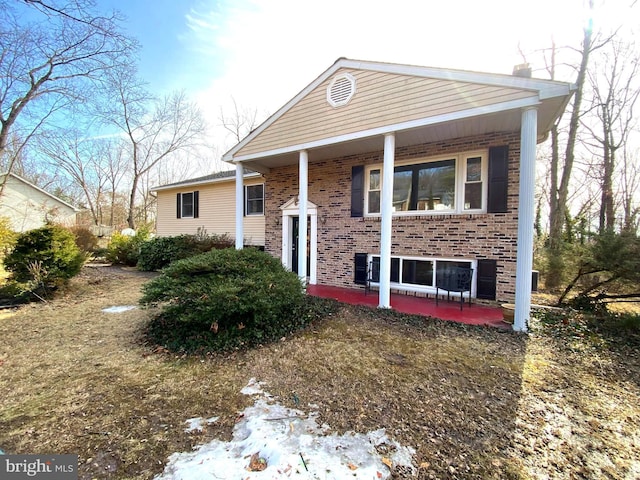 view of front of property with a porch