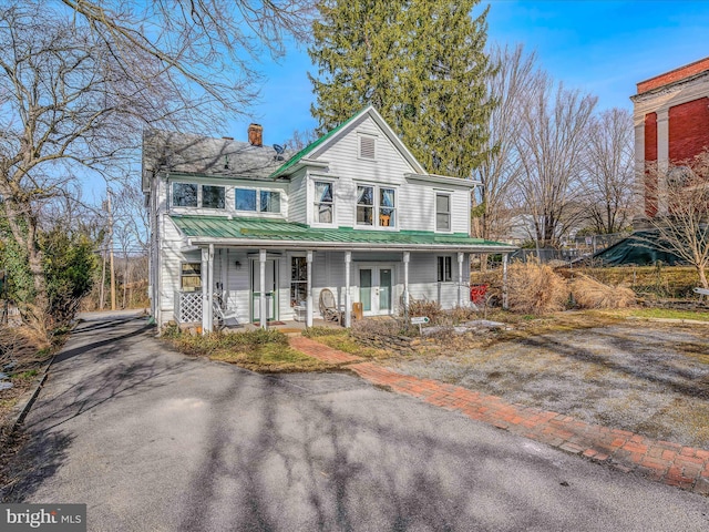 view of front of home with covered porch