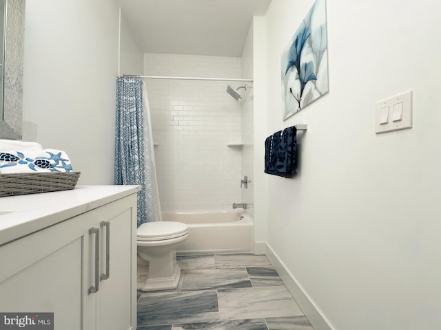 full bathroom featuring shower / tub combo with curtain, vanity, and toilet