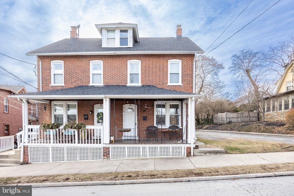 view of front of home with covered porch