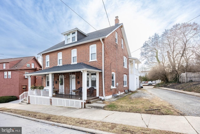 view of front of house featuring a porch