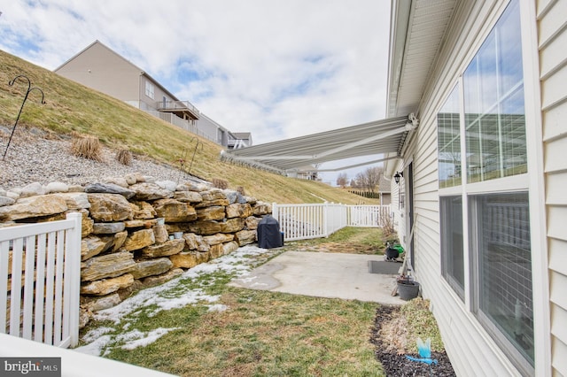 view of yard with a patio