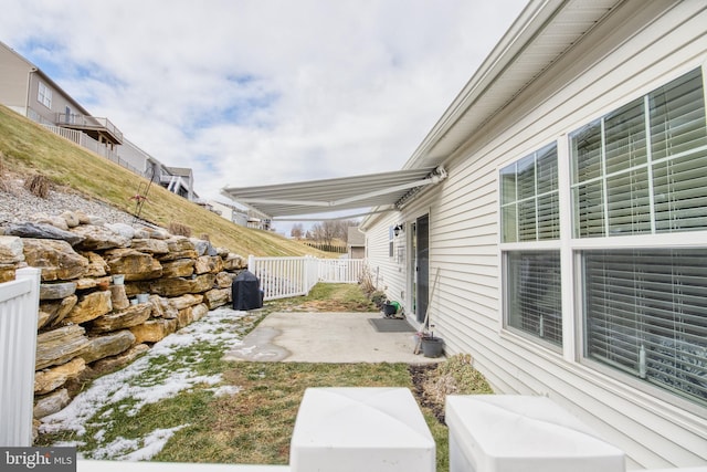 view of yard with a patio