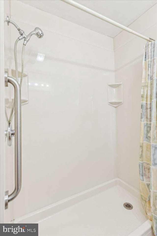 bathroom with walk in shower