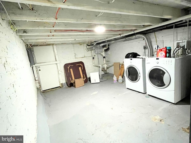 basement with washer and dryer