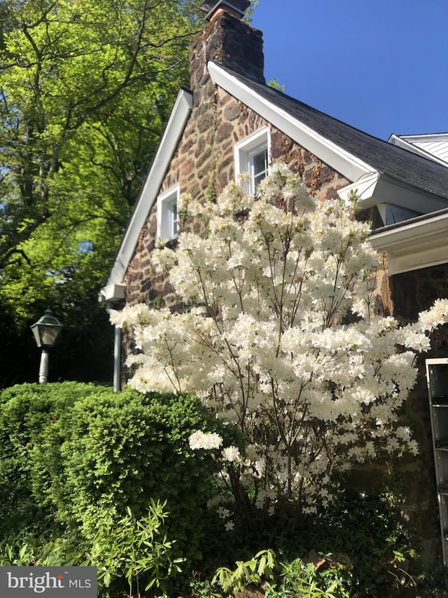 view of side of property