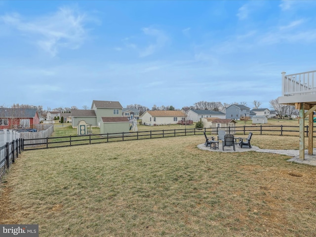 view of yard featuring a patio