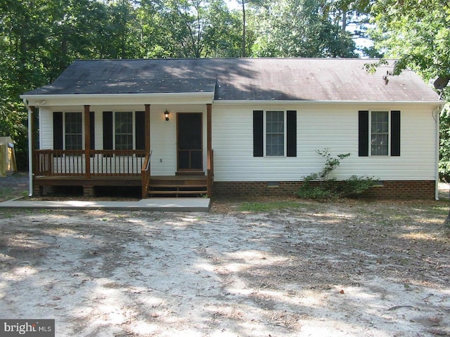 ranch-style house with a porch