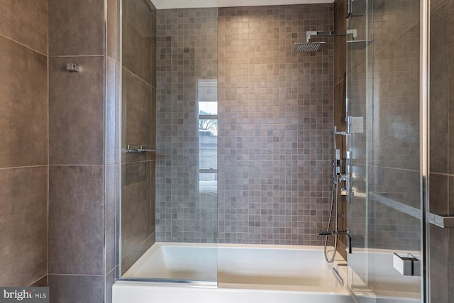 bathroom featuring enclosed tub / shower combo