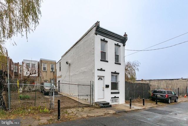 Listing photo 2 for 2735 N Waterloo St, Philadelphia PA 19133