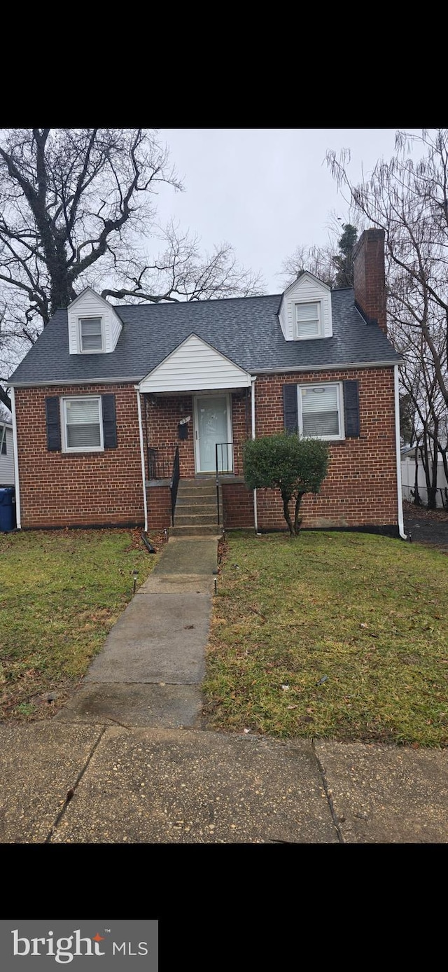 view of front of house featuring a front yard