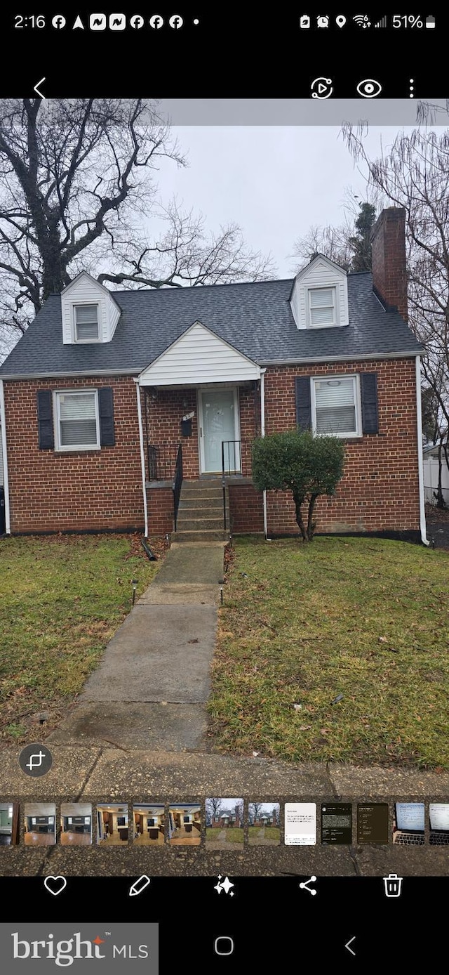 view of front of property with a front yard