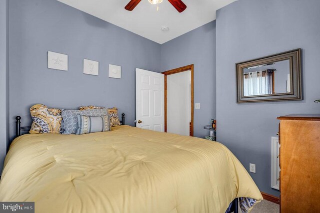 bedroom with ceiling fan