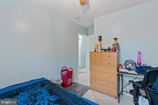 bedroom with ceiling fan