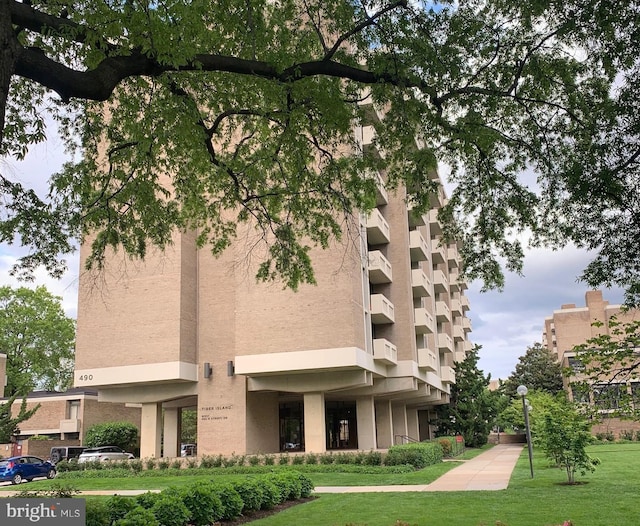 view of building exterior