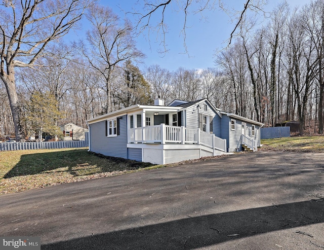 view of front of house with a porch