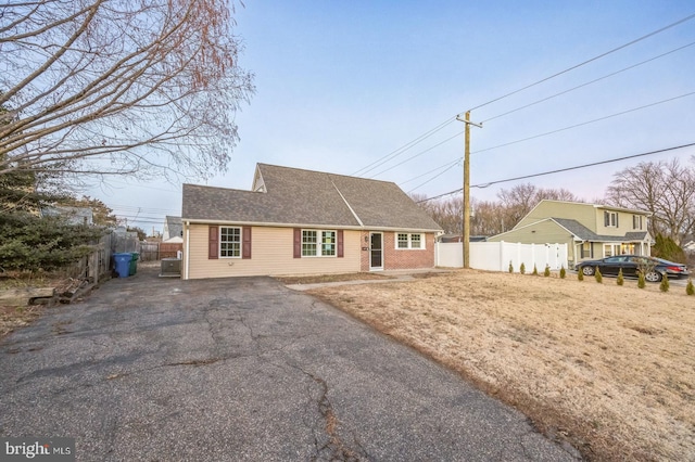 view of front of property