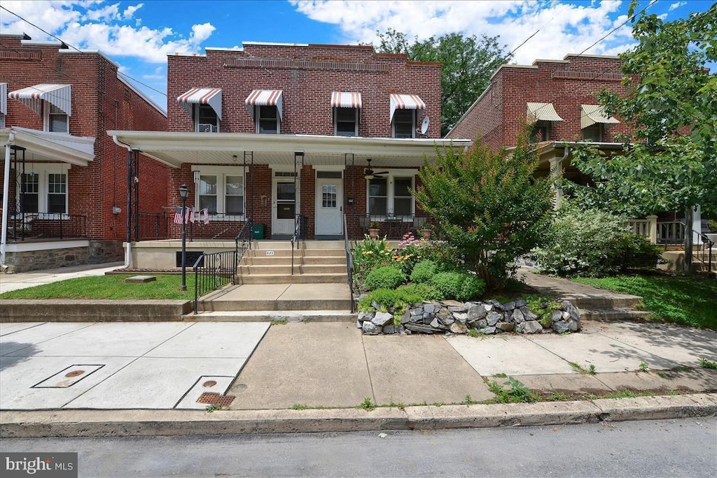 view of front of home featuring a porch