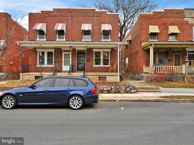 view of front of house featuring a porch