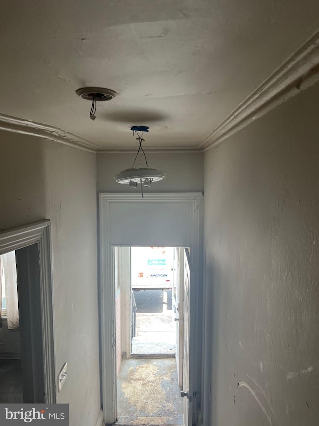 entryway featuring concrete flooring