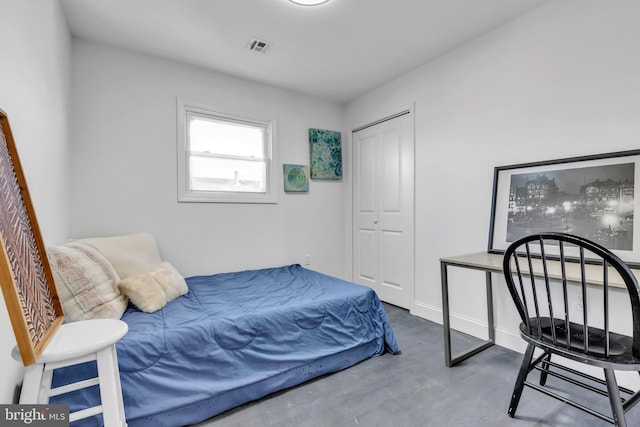 bedroom with a closet