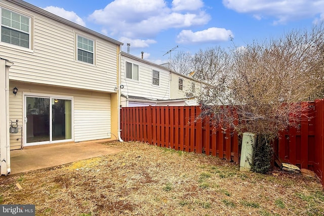 view of yard with a patio area