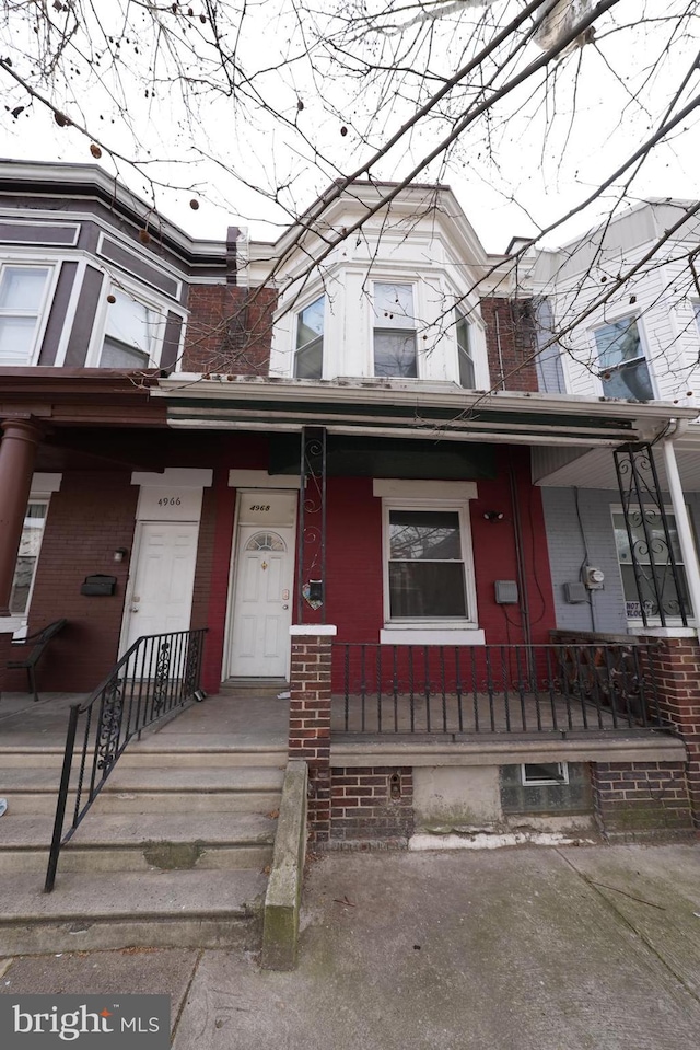 view of front of property with covered porch