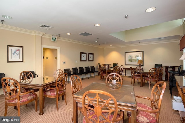 dining area with recessed lighting, visible vents, light colored carpet, and crown molding