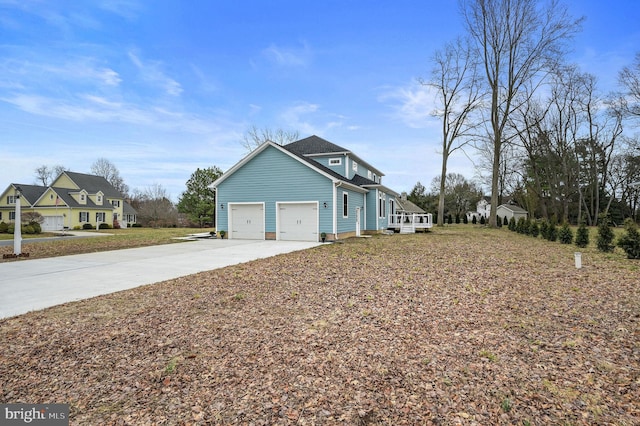 view of front facade with a garage