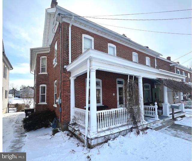 view of front of property with covered porch