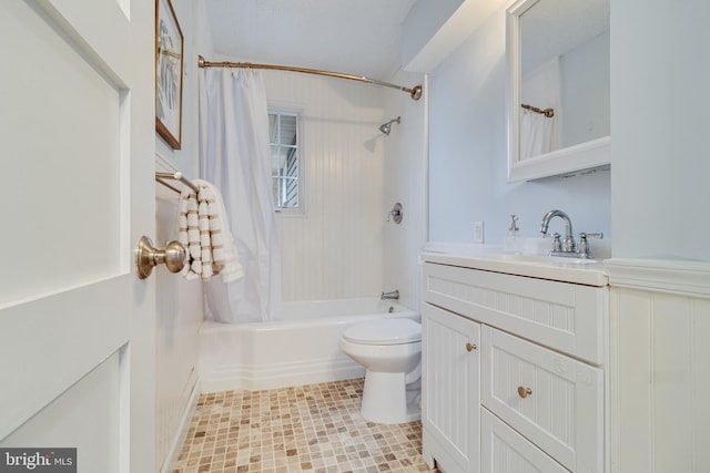 full bathroom featuring vanity, toilet, and shower / bath combo