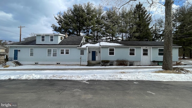 view of front of property