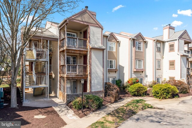 6913 Victoria, Alexandria, VA 22310 - view of property featuring a residential view