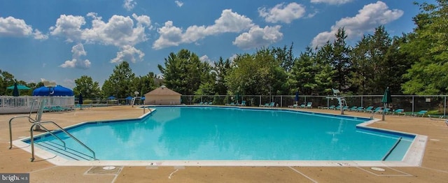 6913 Victoria, Alexandria, VA 22310 - pool featuring a patio area and fence