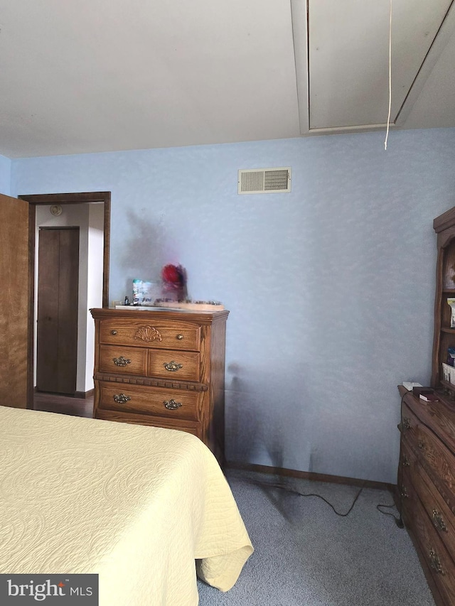 bedroom featuring carpet floors