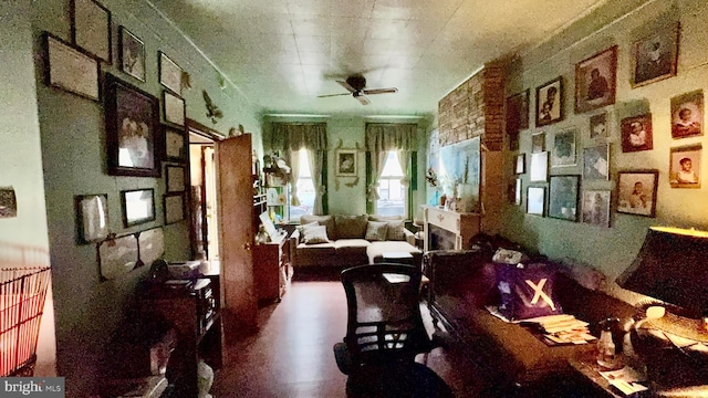 dining area with ceiling fan