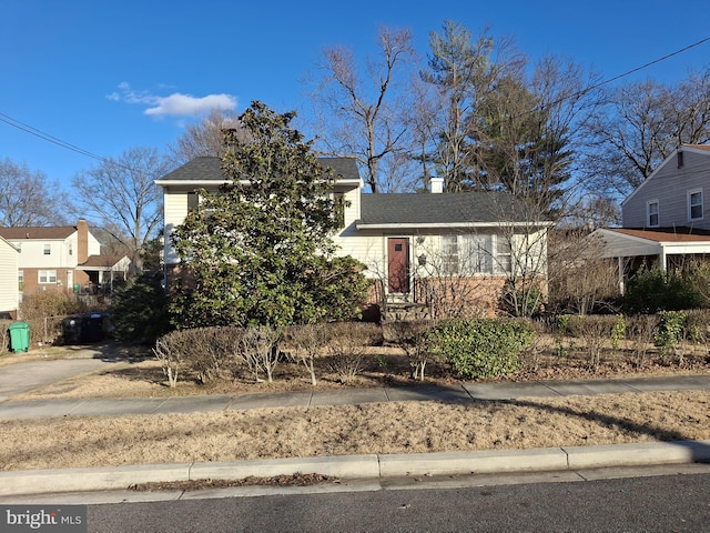 view of front of property