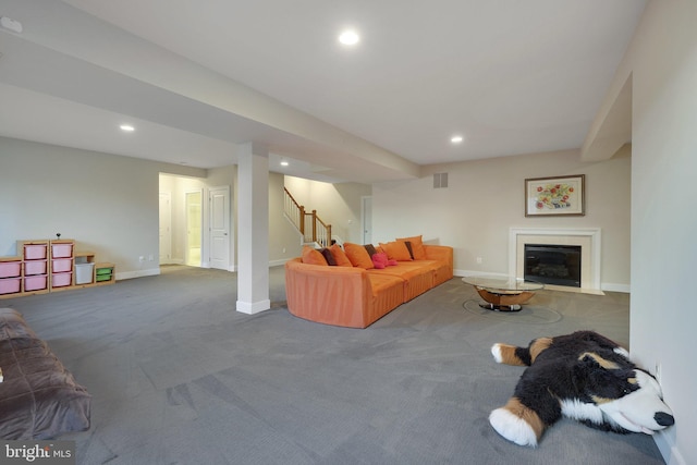 living room with carpet