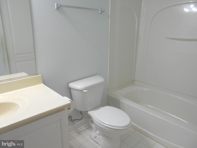 full bathroom with vanity, toilet, and washtub / shower combination