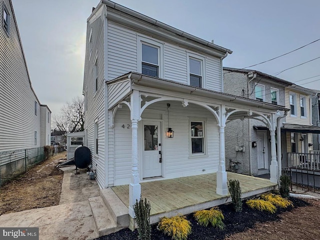 view of front facade featuring a porch