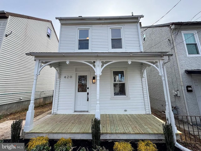 view of front of home featuring a porch