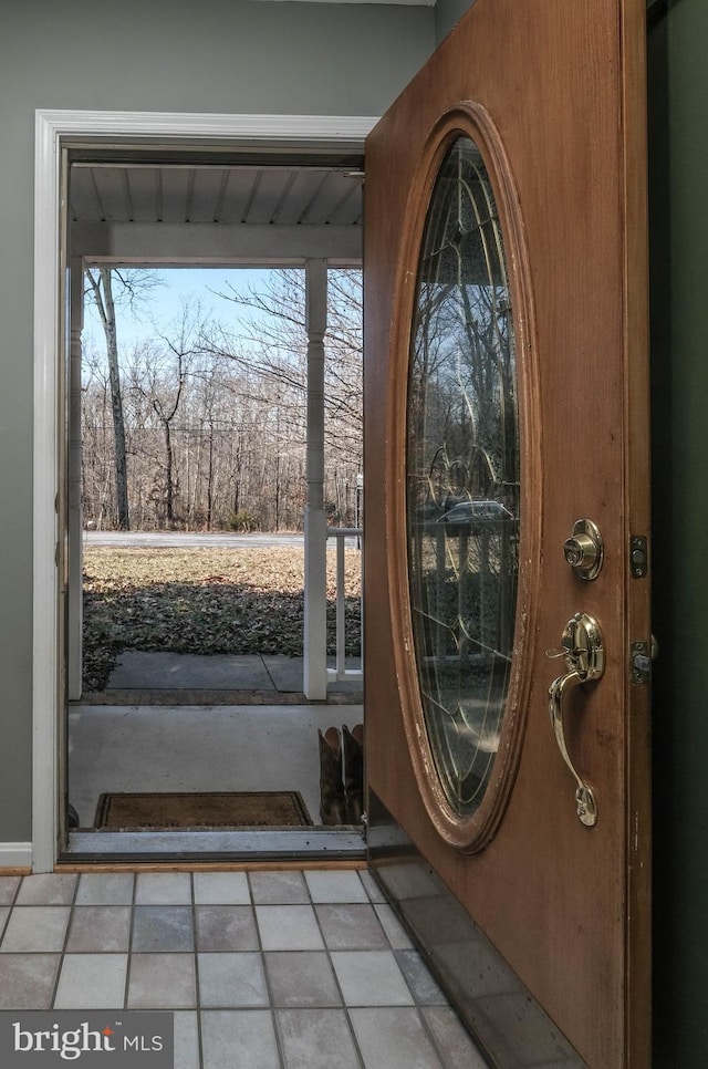 entryway featuring tile patterned floors