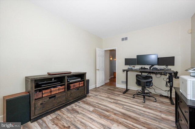 11050 Sanandrew Dr, New Market, MD 21774 - office with light wood-style flooring and baseboards