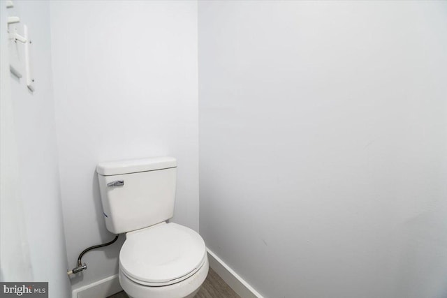 bathroom featuring toilet