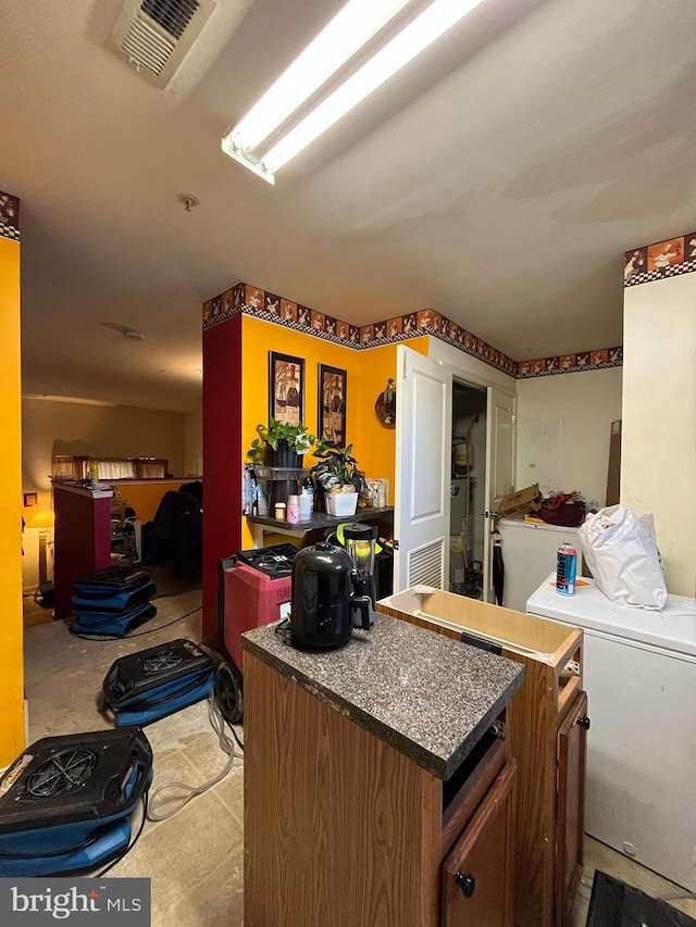 kitchen with washer / dryer