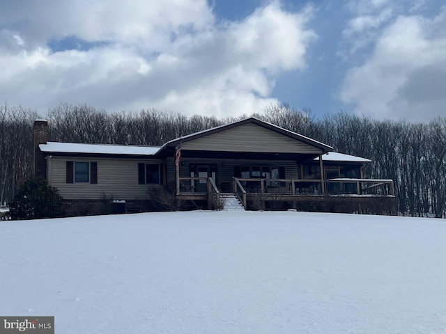 view of front of property featuring covered porch