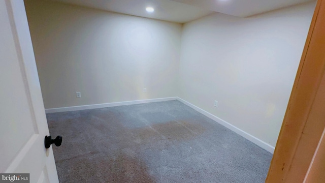 spare room with carpet flooring