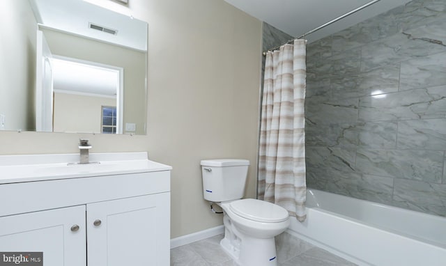 full bath with visible vents, baseboards, toilet, vanity, and shower / bathtub combination with curtain