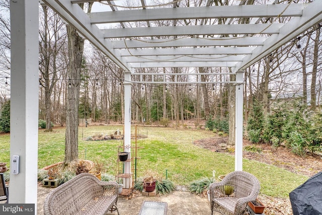 view of yard featuring a pergola