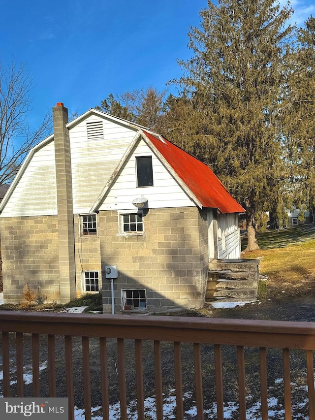 view of home's exterior